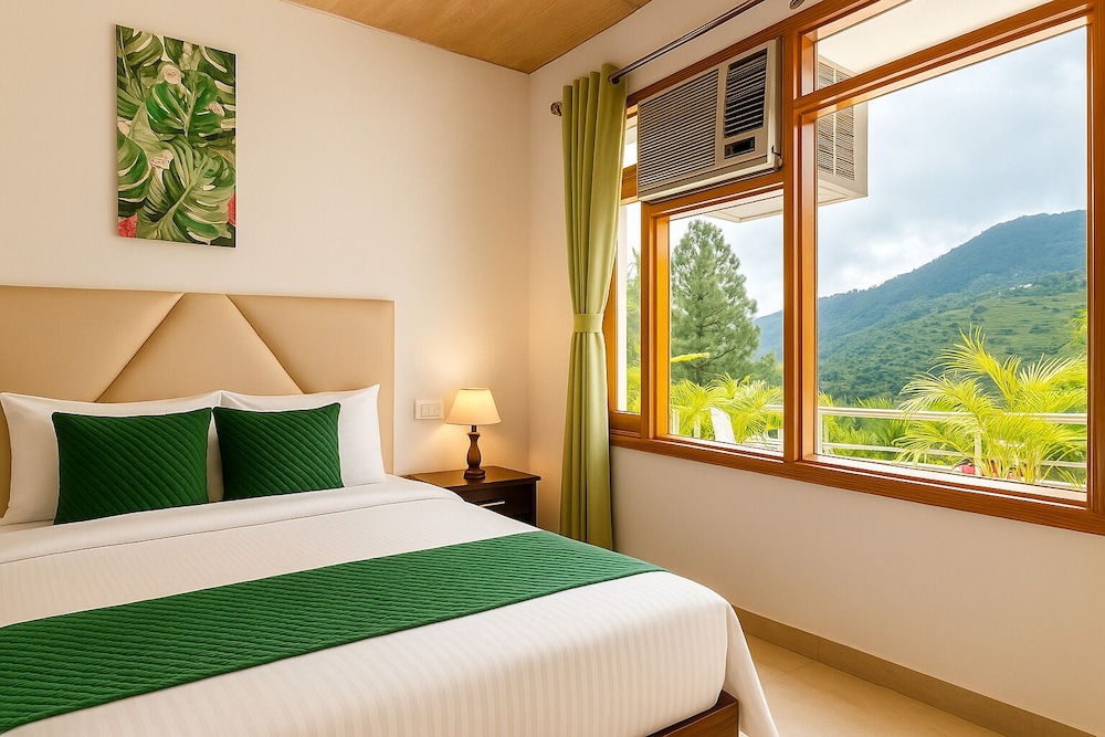 Hotel Shiva Lake - Near Mussoorie Lake