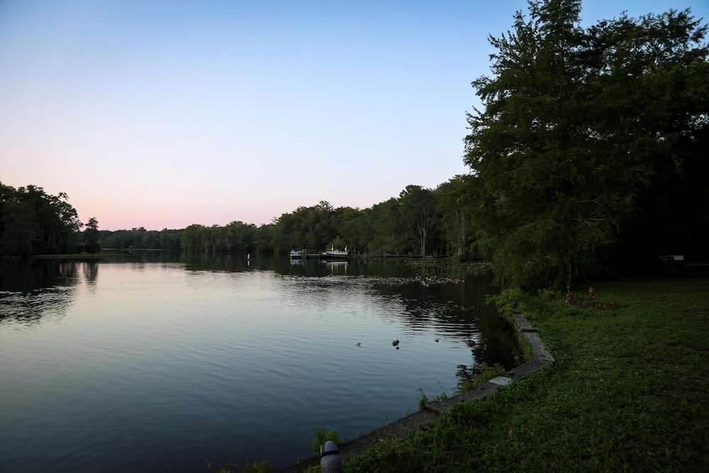 Cypress River Inn & Spa