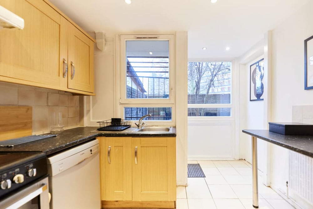 The Kennington Park Crib - Lovely 2bdr Flat With Garden