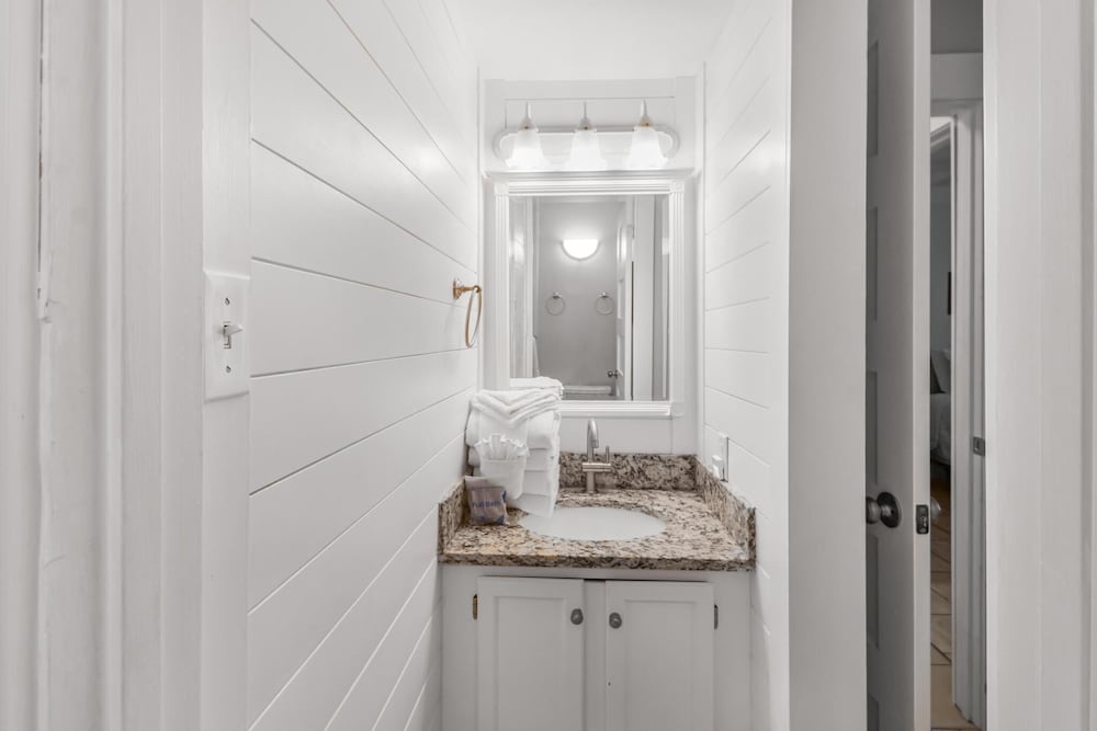 Sea Breeze 203