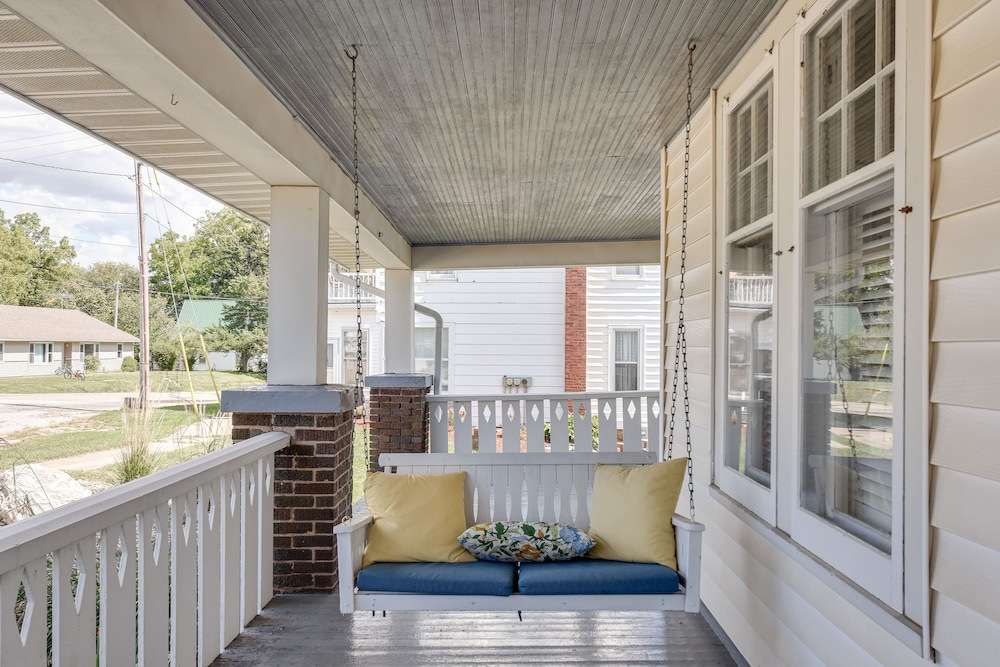 Rural Biggsville Vacation Rental w/ Porch - Property Image 10