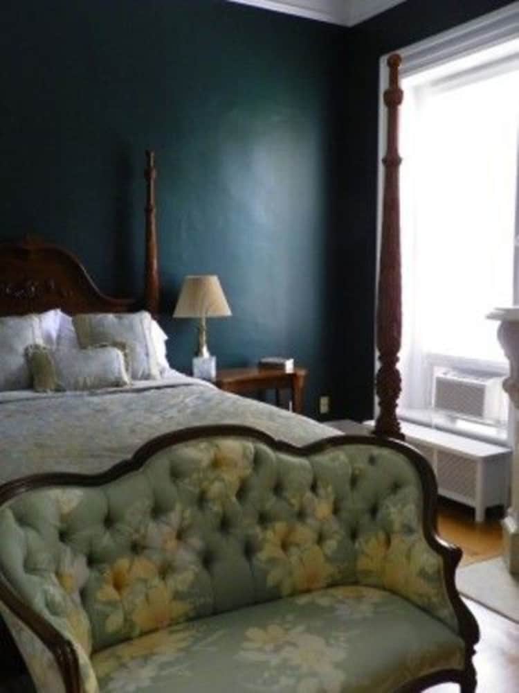Marble Mansion Inn