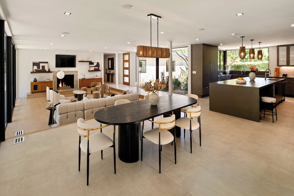 Valea Estate - Secluded Beverly Hills Retreat 1-acre Oasis