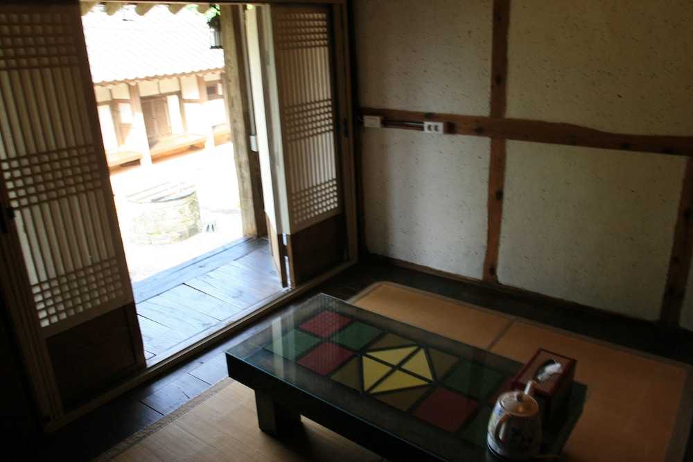 Yi Jin-rae's Historic House