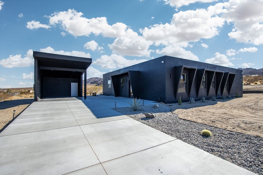 Luxe Modern Escape w Pool Hot Tub Firepit Desert View Lassen by Avantstay