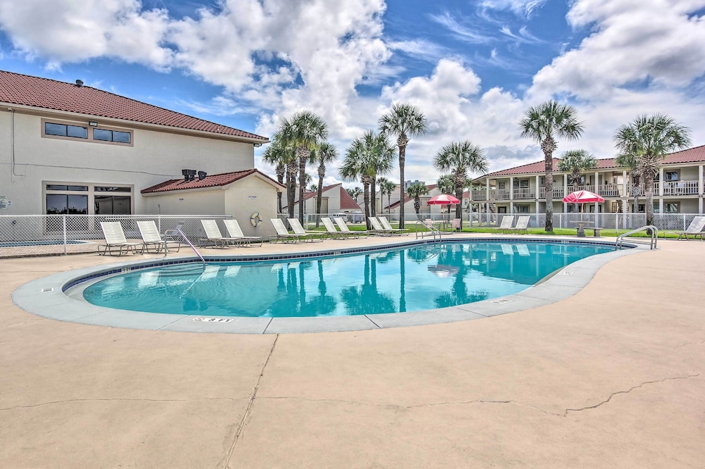 PCB Townhome: Walk to Beaches, Resort Amenities!