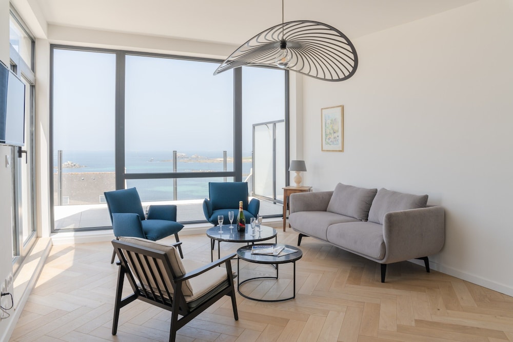 Apartment in Porspoder Near Plage du Bourg