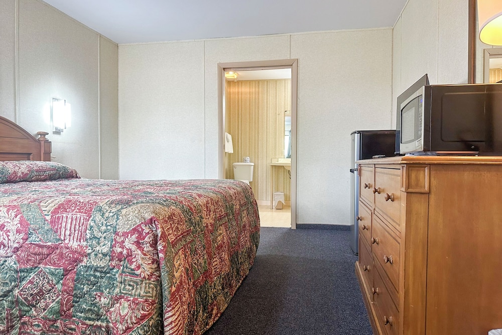 Louisville Inn By Oyo Louisville Municipal Airport