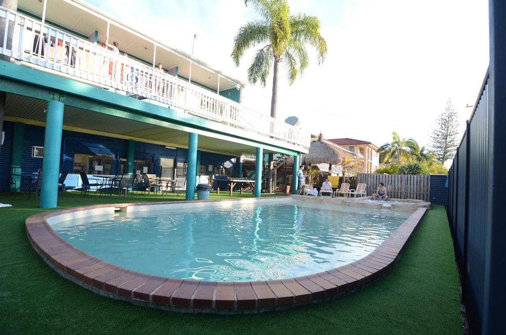 Backpackers In Paradise Resort - Hostel