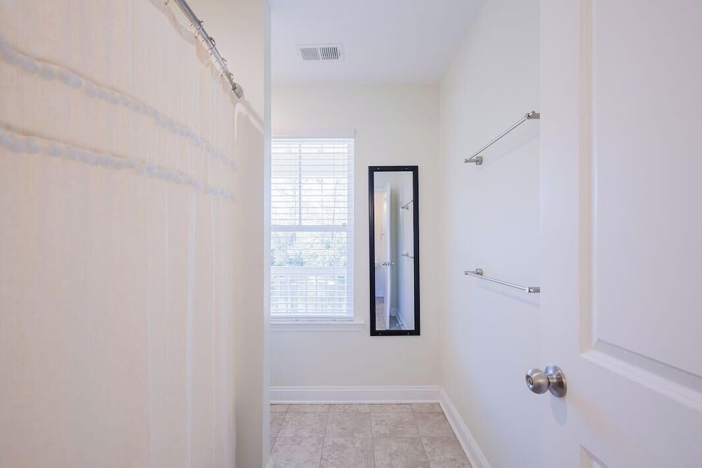 Mary Margaret Cottage - Spacious 4 Bed Coastal Home, Historic Old Town Bluffton