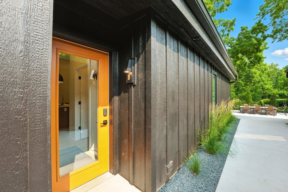 500 House - Unit B 2 Bedroom Townhouse