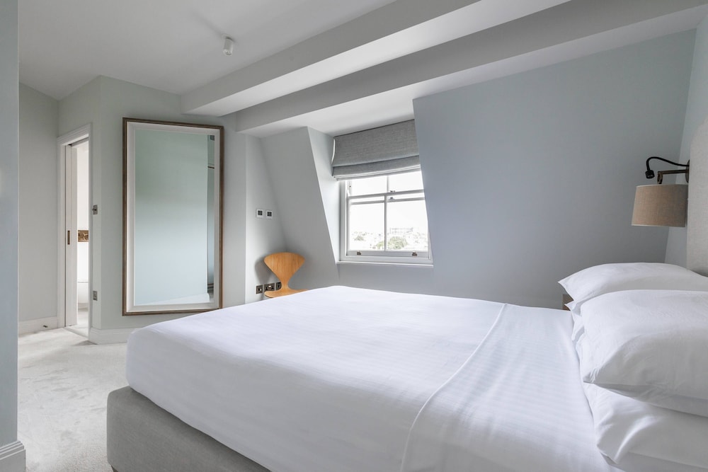 Cornwall Gardens Xxiii by Onefinestay