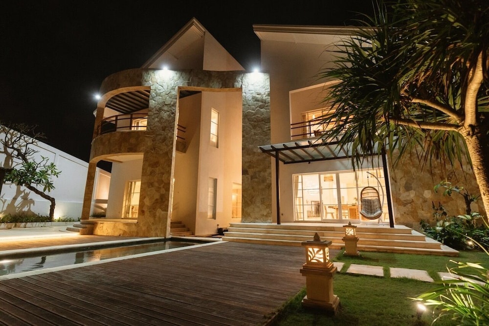 Nalas Villa