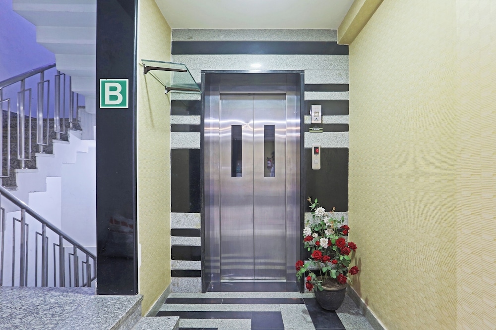 Hotel Aerostar Gold Near Yashobhoomi