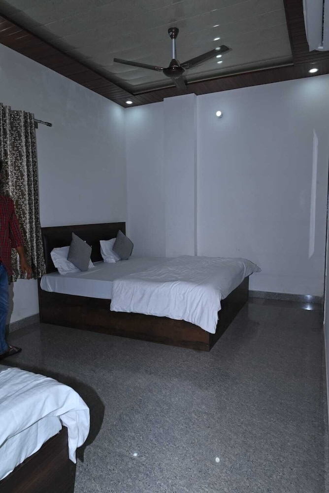 Shree Kalyan Palace