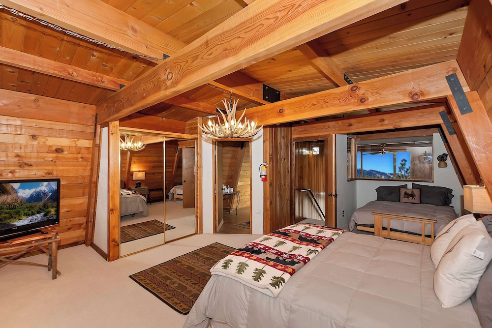Yosemite Pines Cabin - Sleeps 6