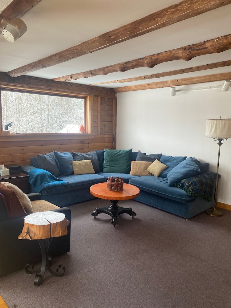 Relaxing Nature Retreat Perfect for Large Groups