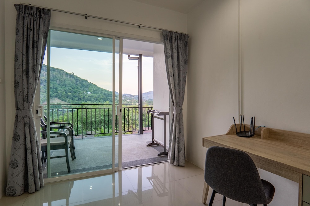 Villa Nap Dau Crown Private Pool Villa Phuket view 3