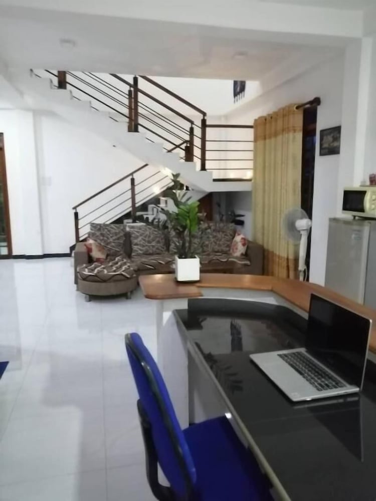 Colombo Airport Field View Villa