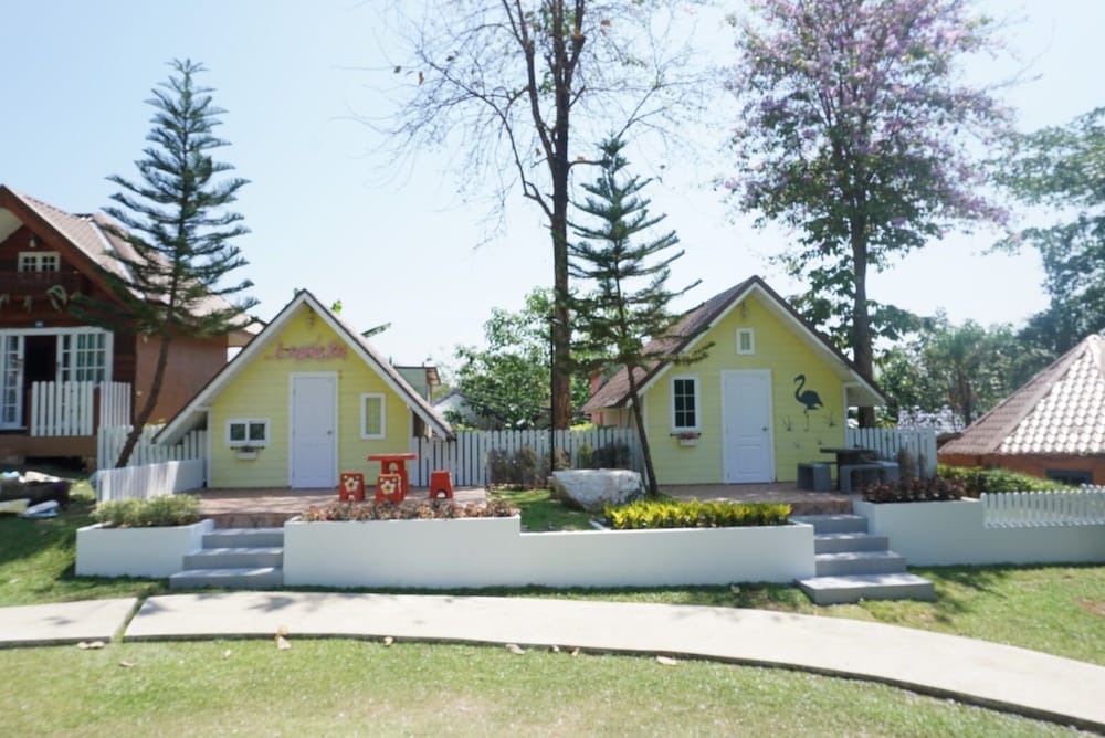 Riverside Hill Resort & Restaurant