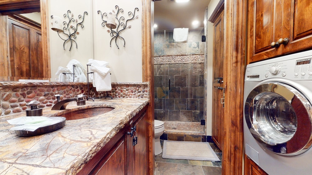 Snowcreek II 269 Pet-Friendly, Remodeled, On the Snowcreek Meadow by RedAwning
