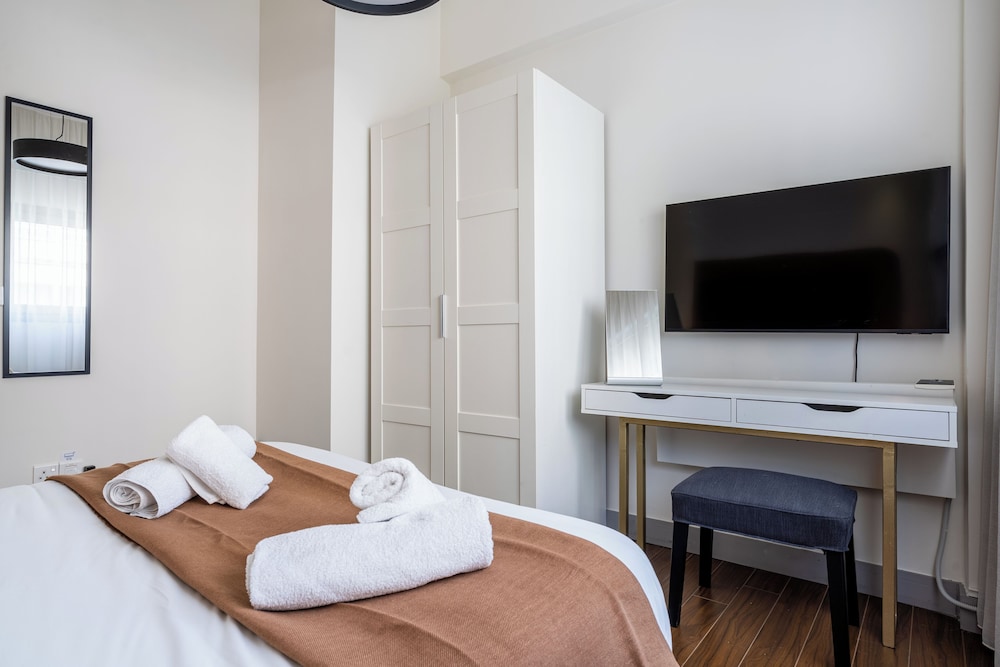 Local Host Living - Signature Apartments in Nicosia