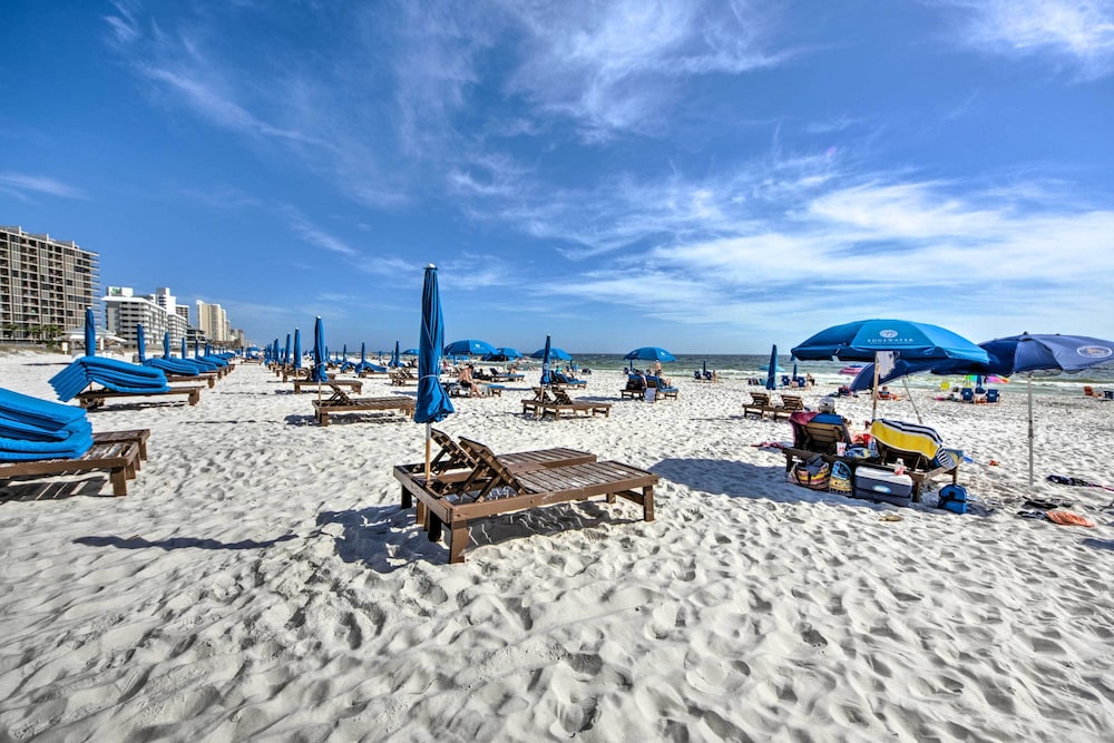 Panama City Beach Condo w/ Balcony & Ocean Views