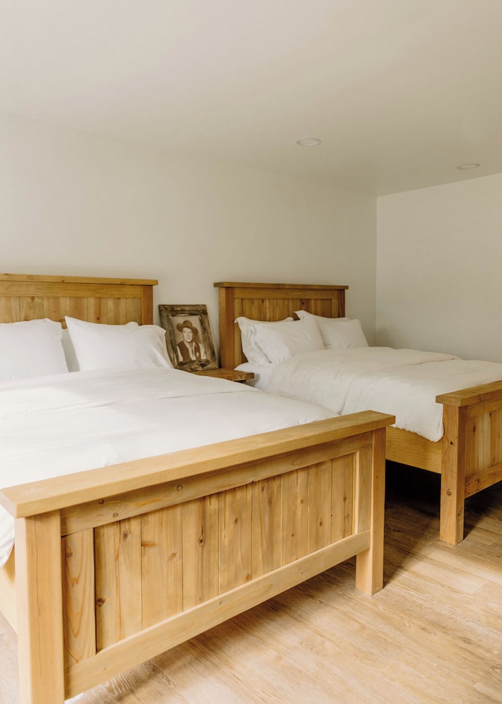 The Hotel Henry
