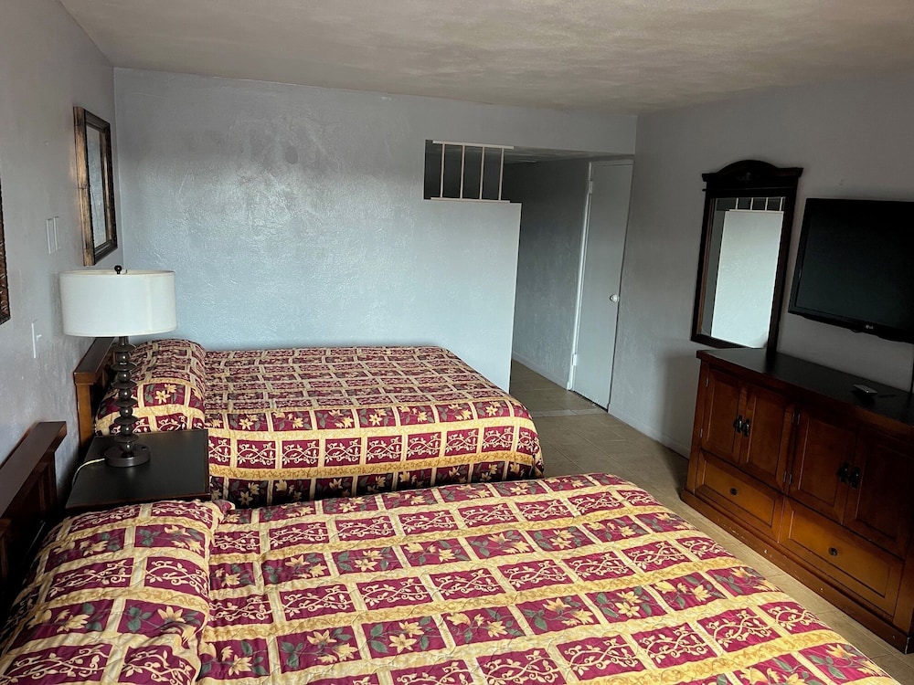 8th Street Motel view 3