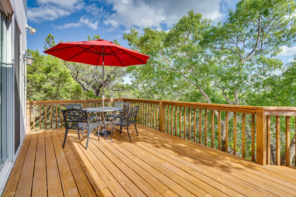 Jonestown Retreat w/ Deck: 6 Mi to Lake Travis! - Property Image 11