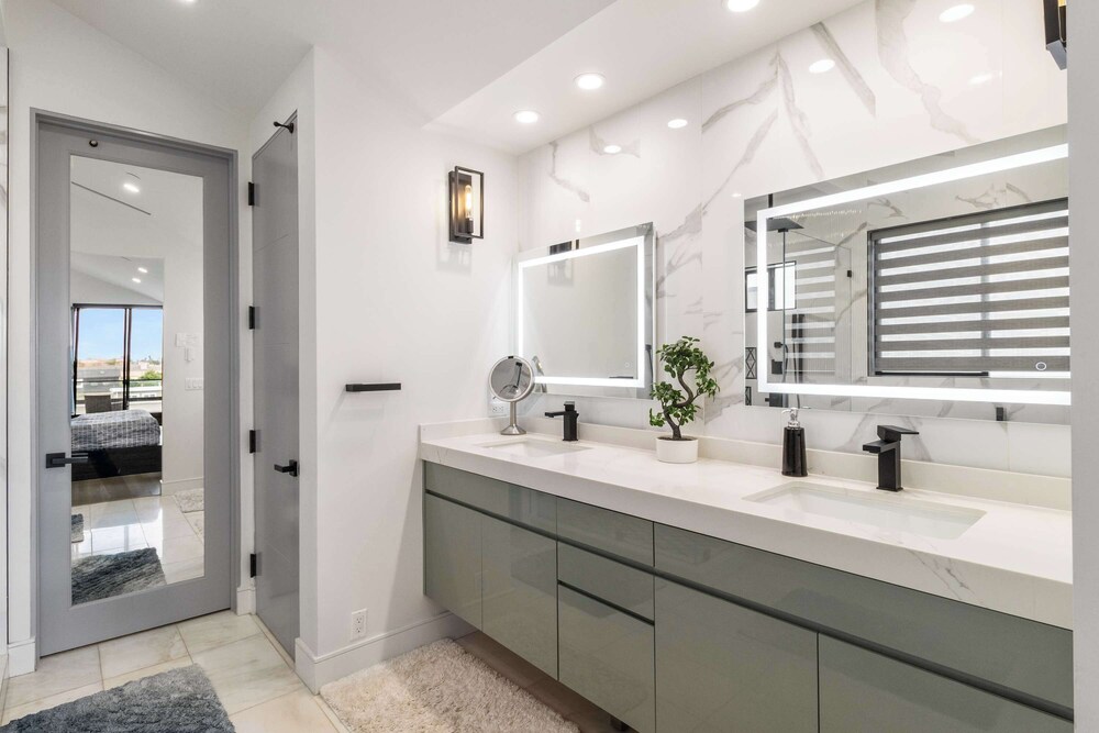 @ Marbella Lane - Luxi 4BR Haven w/ Skyscape Views