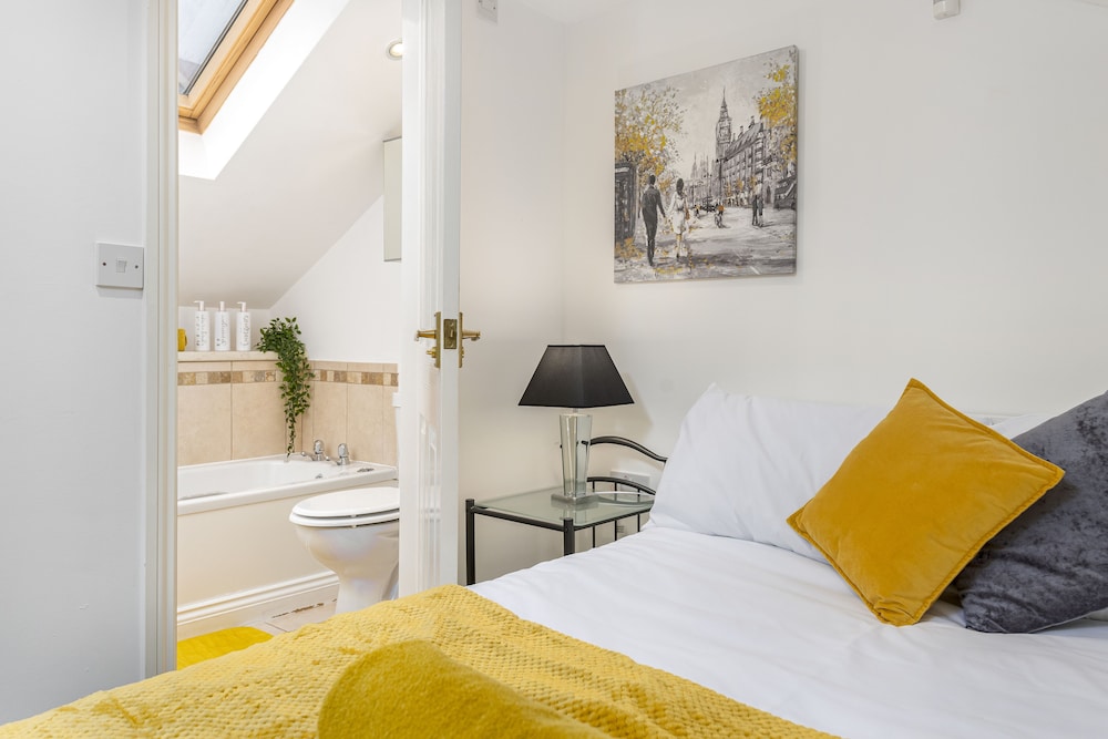 Liquorice Suite view 5