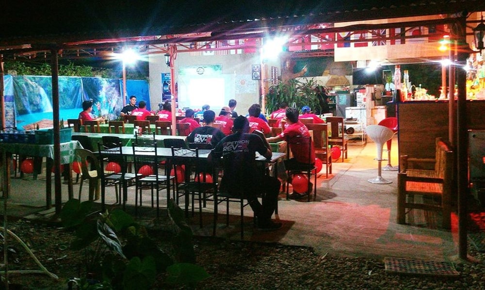 Emok's Guest House - Hostel