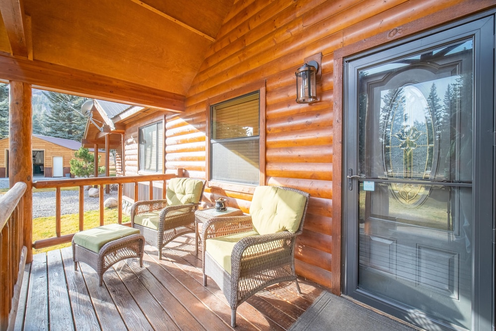 Bear Paw Lodge