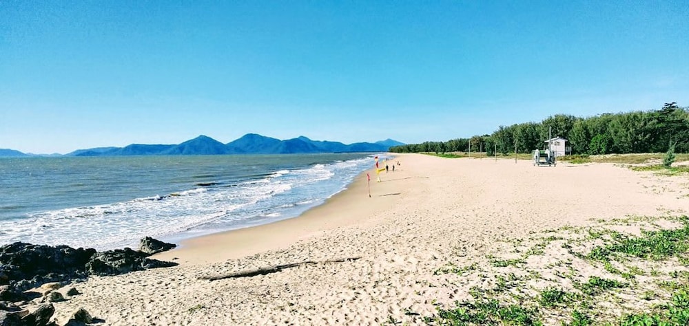 Melaleuca Hideaway - Beach Pool Free Parking