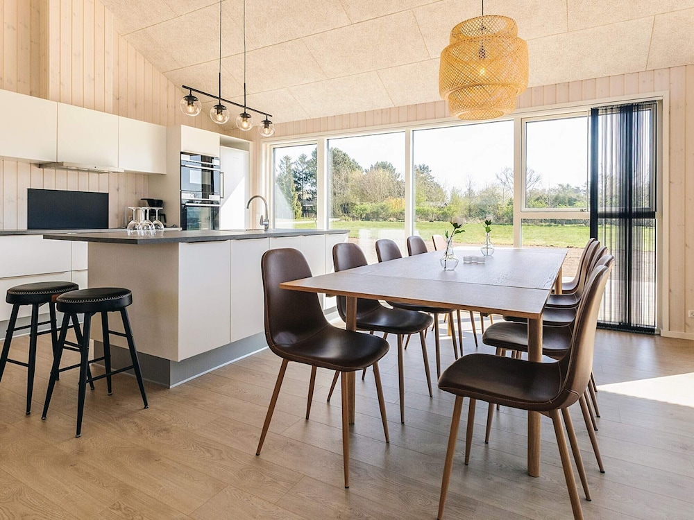 5 Star Holiday Home in Humble