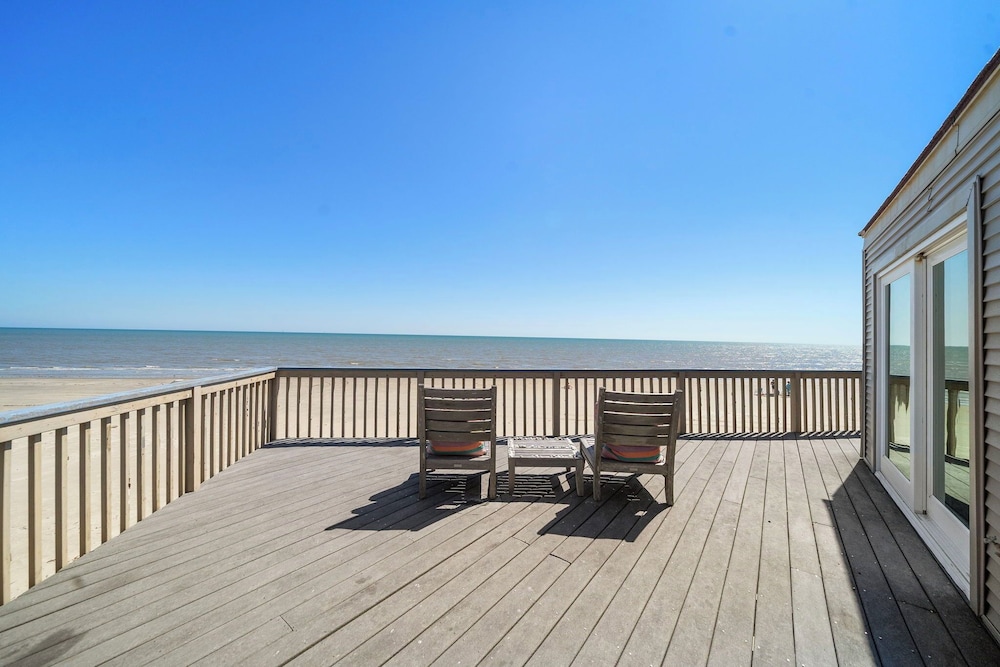 Pirates Beach Retreat by Ryson Vacation Rentals