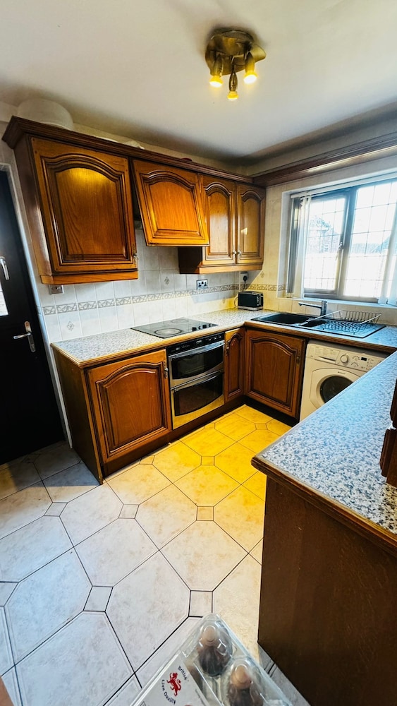 1 Bed House - Parking & Wifi