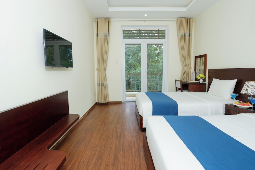 Bounce Beach Hotel & Tien Sa Resort