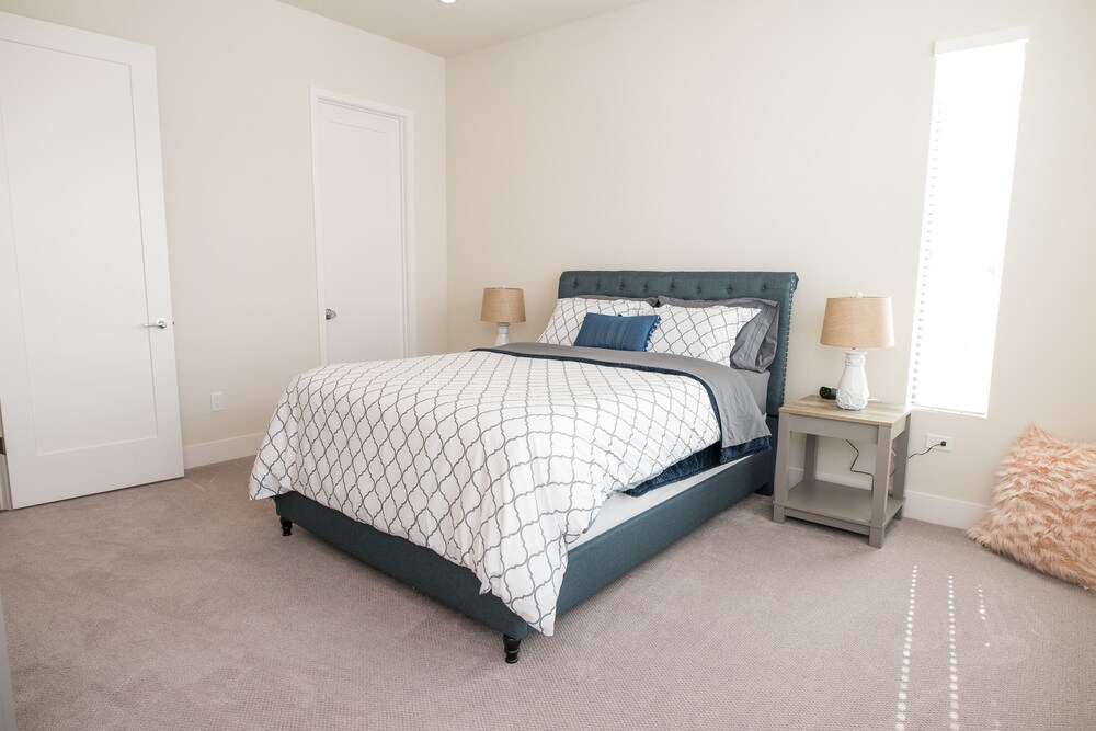Modern 3 Bed Smarthome in Heart of Tampa