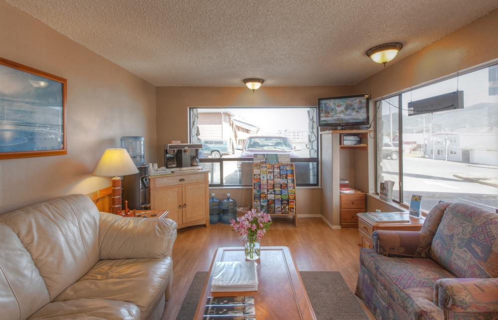 Silver Sands Motel