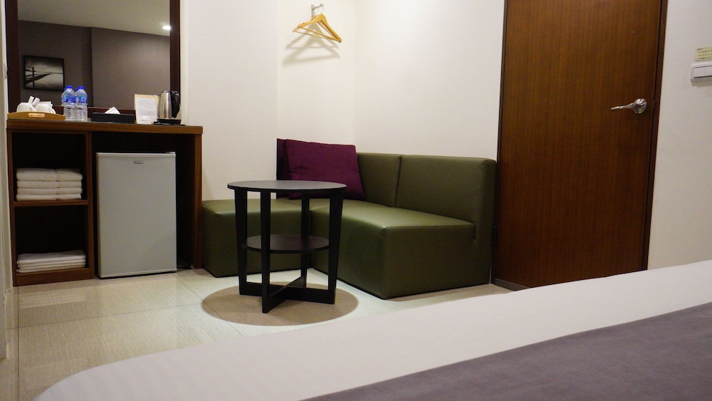 Riverbank Villa