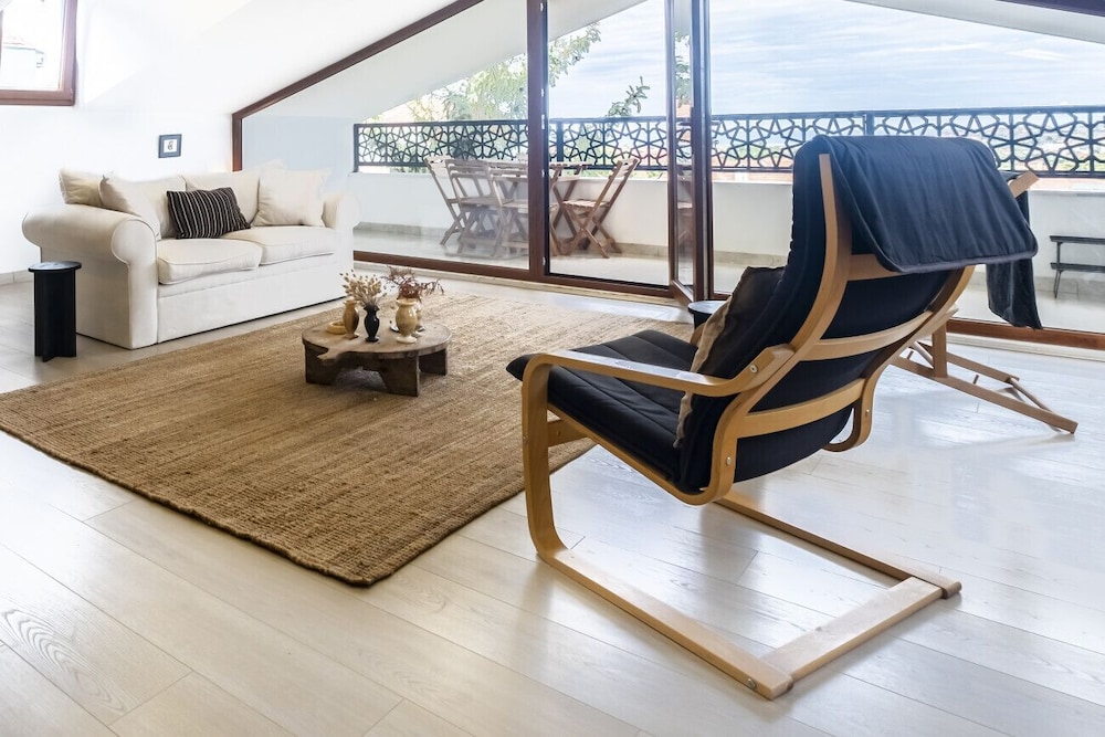 Remarkable Villa Close to Beach With Pool in Sile view 2