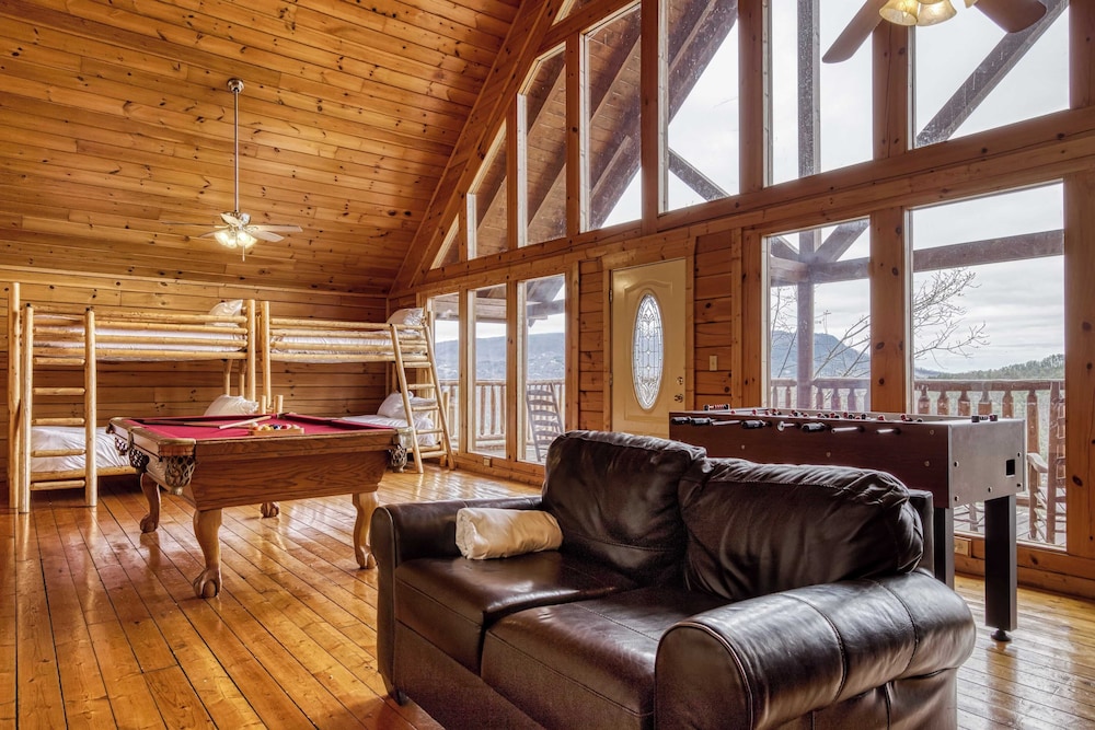 Hot Tub, Game Room, Movie Theater, View Sleeps 18 Lookout Lodge by Avantstay