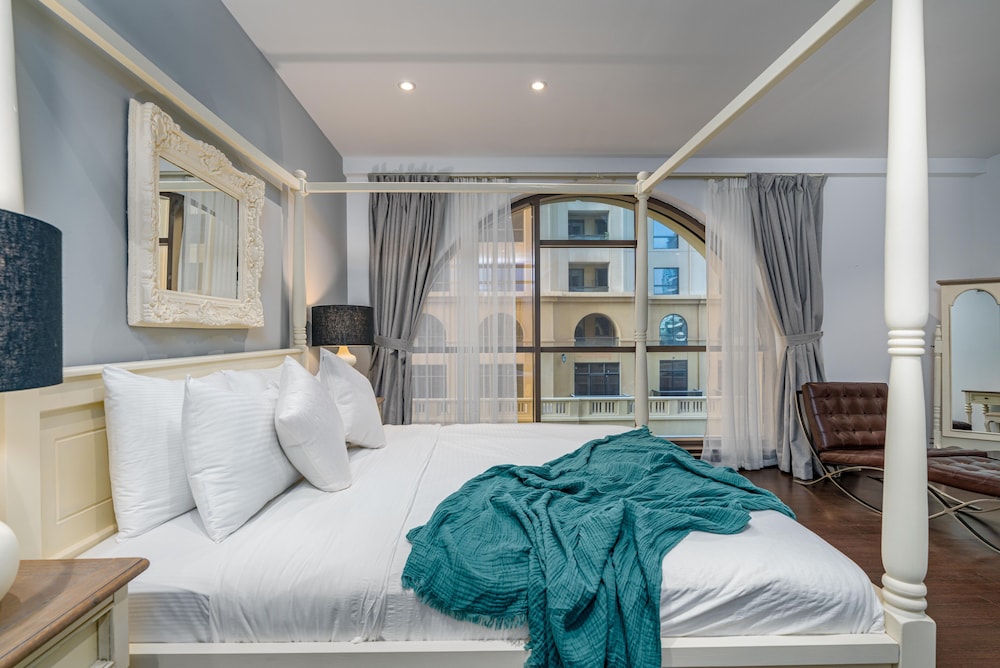 Lux BnB Duplex Casa Private Garden JBR