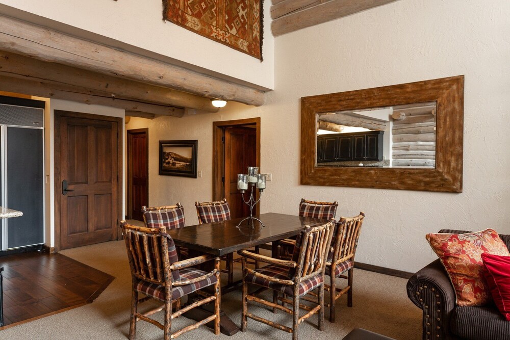 Pine Inn at Trail's End Lodge - Two Bedroom Residence with Spa #8 2 Condo