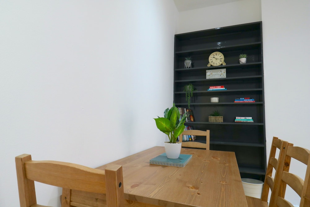 Comfortable Apartment in West End