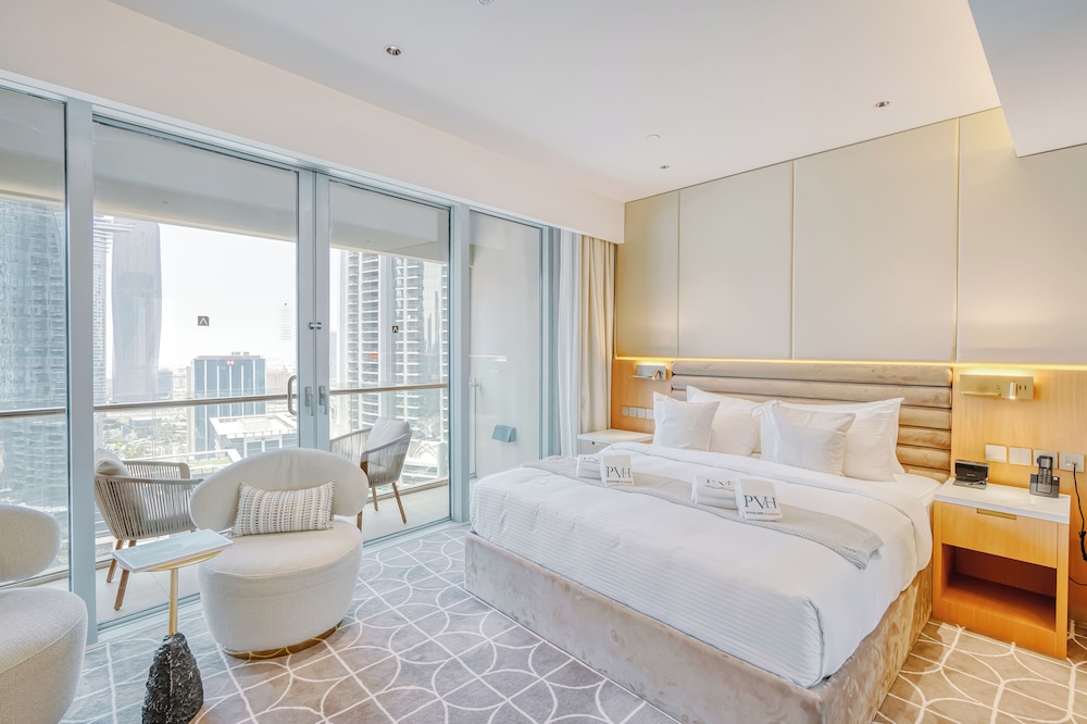 PVH - Studio - Emaar Fashion Avenue