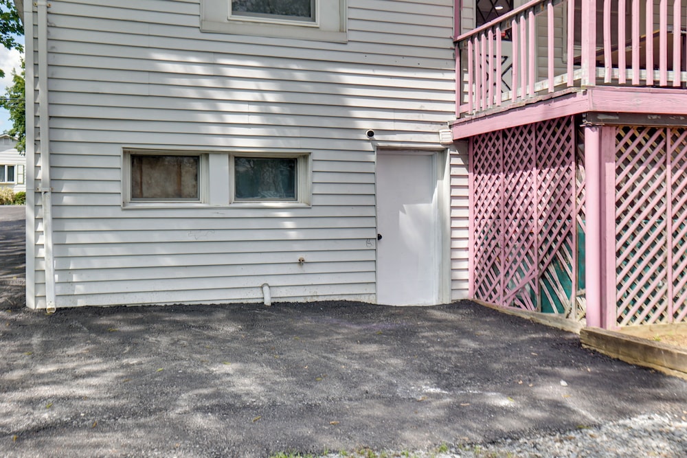 9 Mi to Midtown: Convenient Harrisburg Apt