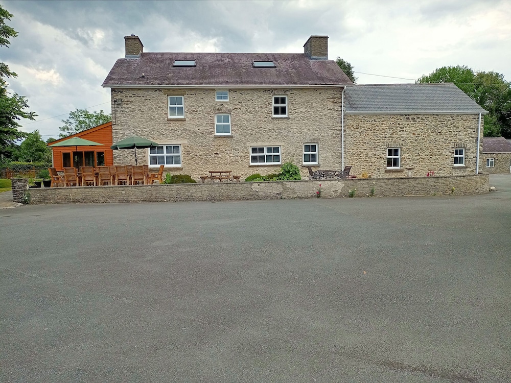 Dolau Farmhouse